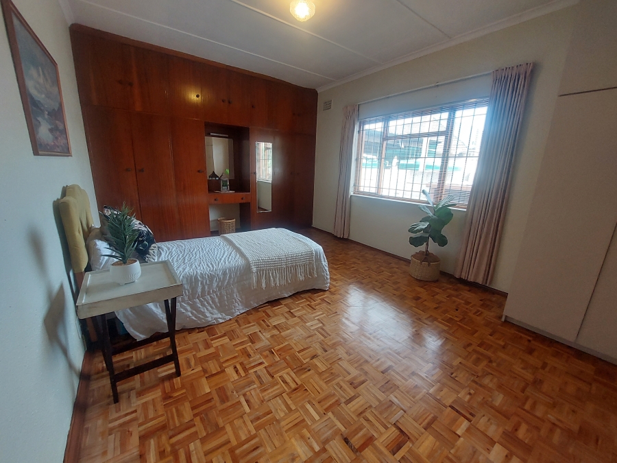 5 Bedroom Property for Sale in Protea Heights Western Cape